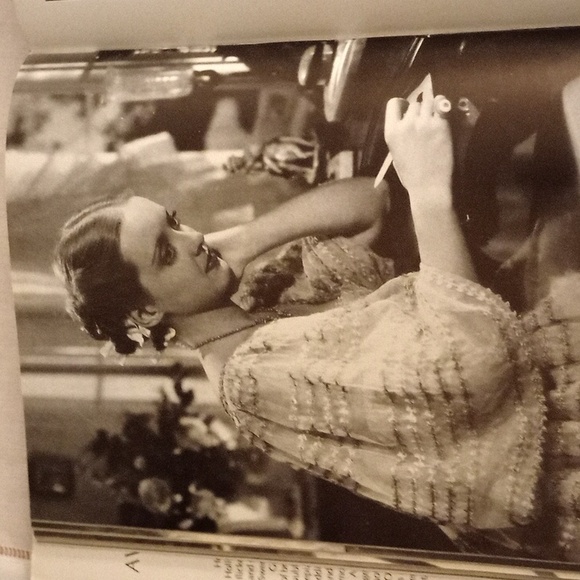 BOOK - A WORLD OF MOVIES, HARDCOVER, BY RICHARD LAWTON, - Picture 5 of 8